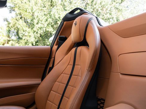 Used 2022 Ferrari 812 GTS RWD image 14