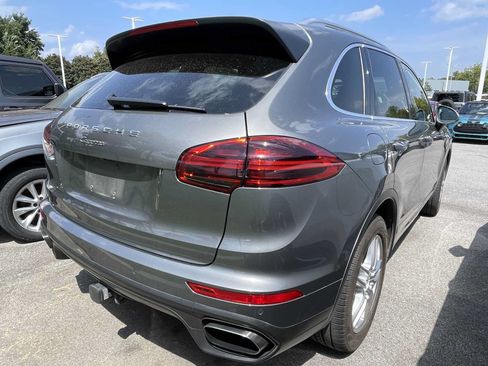Used 2016 Porsche Cayenne AWD/4WD image 6