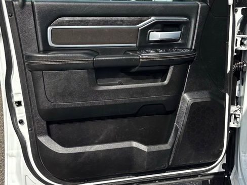 Used 2024 RAM 3500 Big Horn image 13