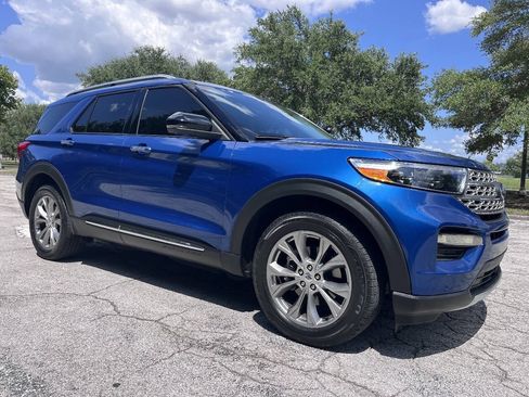 Used 2021 Ford Explorer Limited w/ Equipment Group 301A AWD/4WD image 14