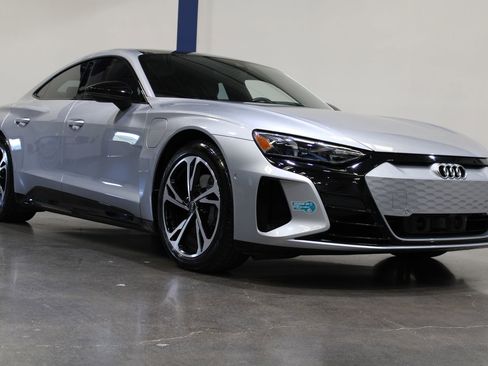 Used 2023 Audi e-tron GT Prestige AWD/4WD image 3