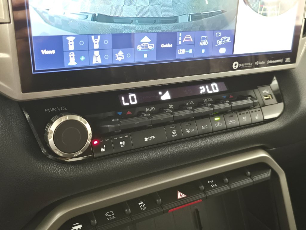 Used 2022 Toyota Tundra Limited w/ TRD Off-Road Package AWD/4WD image 33