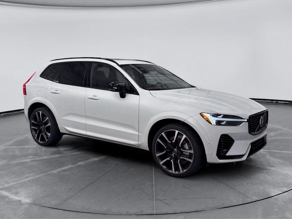 Used 2024 Volvo XC60 T8 Ultimate w/ Protection Package Premier AWD/4WD image 4