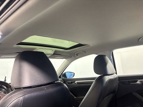 Used 2017 Volkswagen Passat 1.8T SE w/ SE Lighting Package image 24