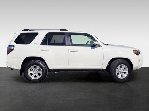 Used 2024 Toyota 4Runner SR5 image 3