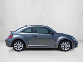 Used 2017 Volkswagen Beetle 1.8T FWD video 4
