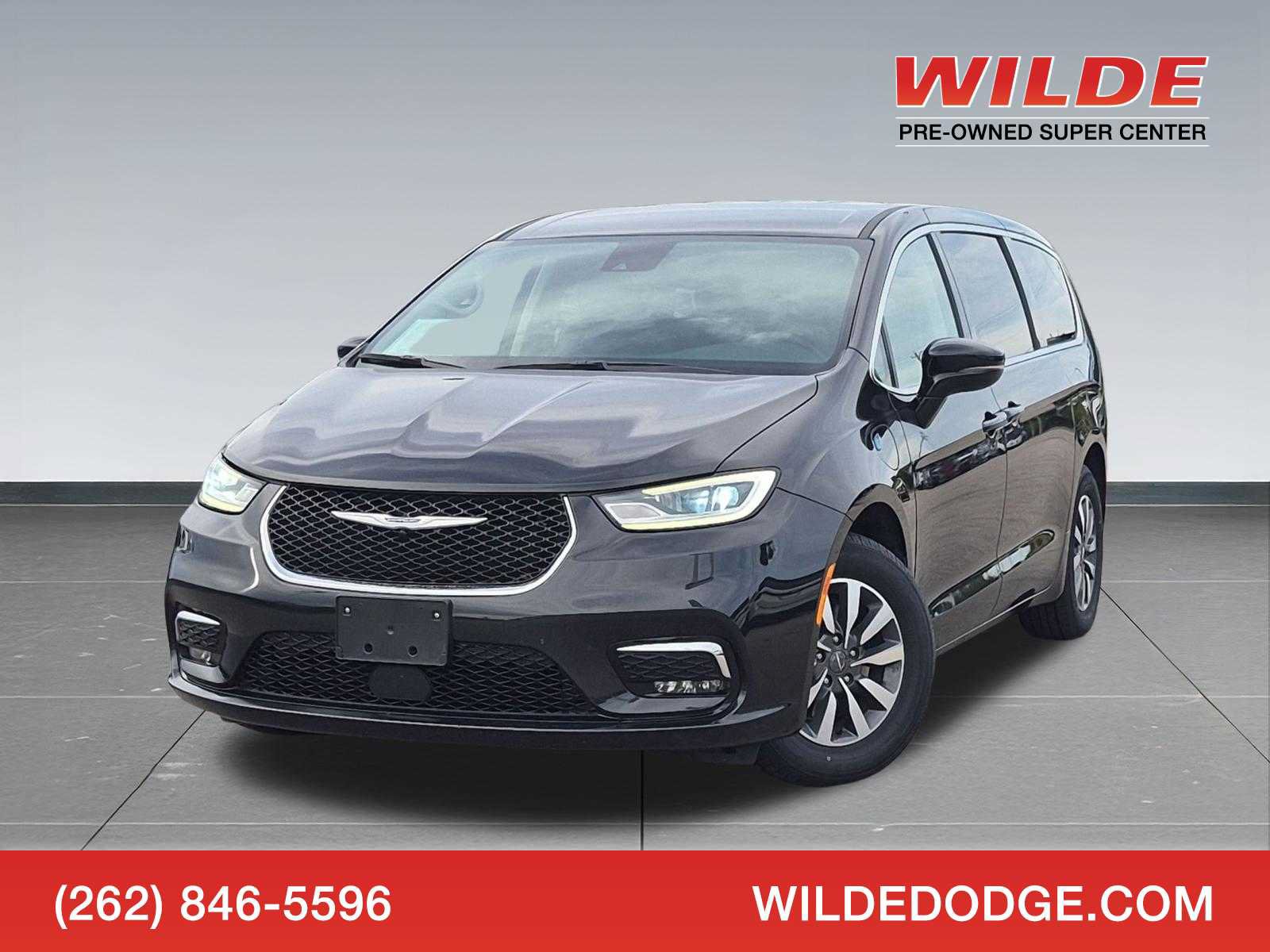 Used 2024 Chrysler Pacifica Limited FWD image 1