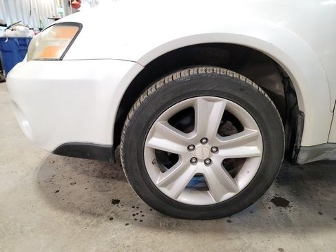 Used 2005 Subaru Outback 3.0R image 9