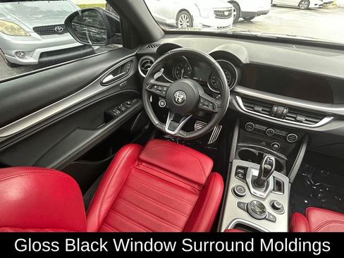 Used 2022 Alfa Romeo Stelvio Veloce AWD/4WD image 9