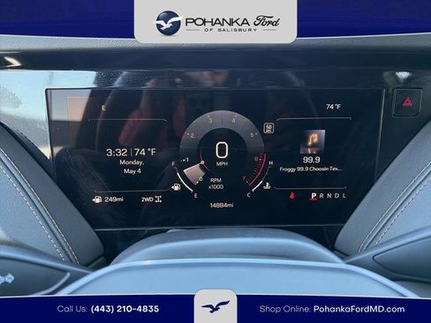 Used 2025 GMC Yukon AT4 w/ AT4 Premium Package AWD/4WD image 8