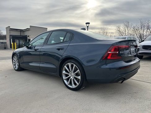 Used 2019 Volvo S60 T6 Momentum w/ Multimedia Package image 5