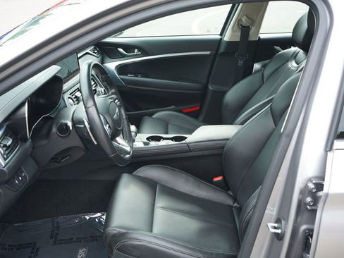 Used 2022 Genesis G70 2.0T image 13