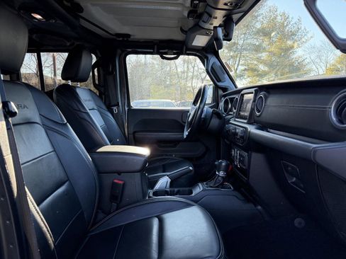 Used 2018 Jeep Wrangler Unlimited Sahara w/ Dual Top Group image 15