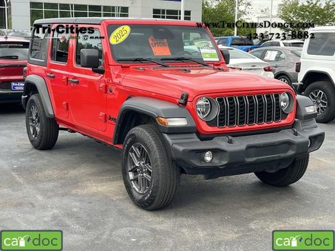 Used 2025 Jeep Wrangler Unlimited Sport AWD/4WD image 1