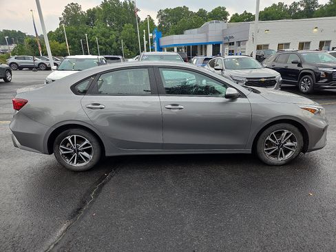 Used 2023 Kia Forte LXS FWD image 2