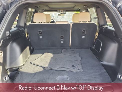 Used 2024 Jeep Grand Cherokee Limited w/ Luxury Tech Group II image 11