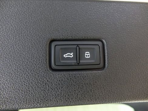 Used 2023 Audi Q8 Premium w/ Convenience Package image 34