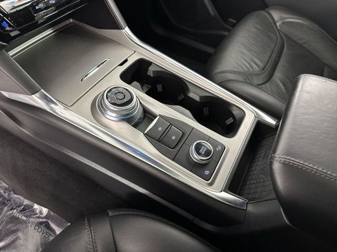 Used 2022 Ford Explorer Platinum w/ Technology Package AWD/4WD image 16