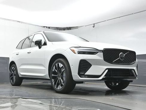 New 2026 Volvo XC60 B5 Plus w/ Protection Package Premier AWD/4WD image 34