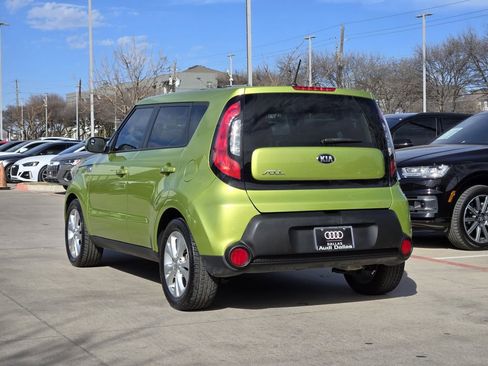 Used 2015 Kia Soul + image 8