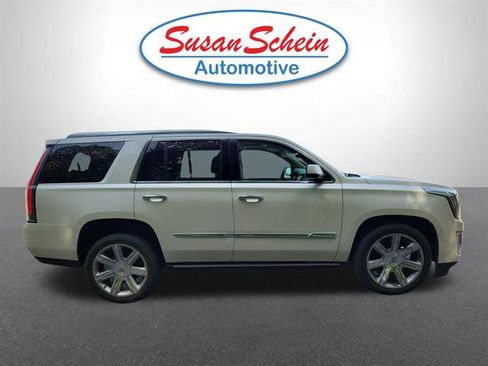 Used 2015 Cadillac Escalade Premium image 2