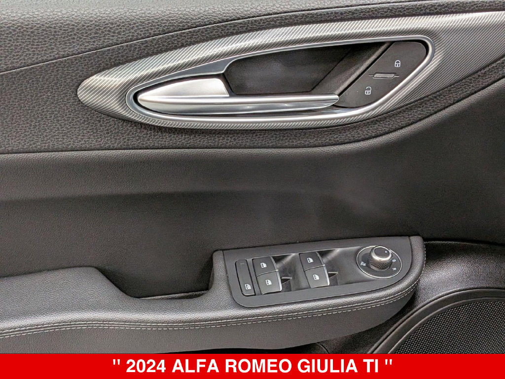 Used 2024 Alfa Romeo Giulia Ti AWD/4WD image 14