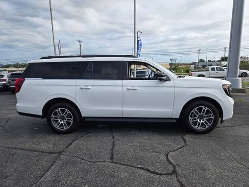 Used 2025 Ford Expedition Max Active AWD/4WD image 9