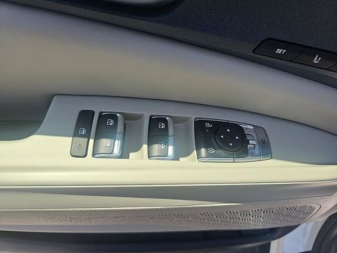Used 2025 Kia Carnival SX FWD image 12