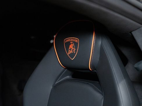 Used 2024 Lamborghini Revuelto AWD/4WD image 15