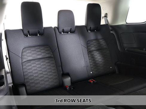 Used 2024 Nissan Pathfinder S image 5