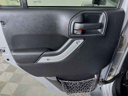 Used 2016 Jeep Wrangler Unlimited Sahara w/ Dual Top Group image 23