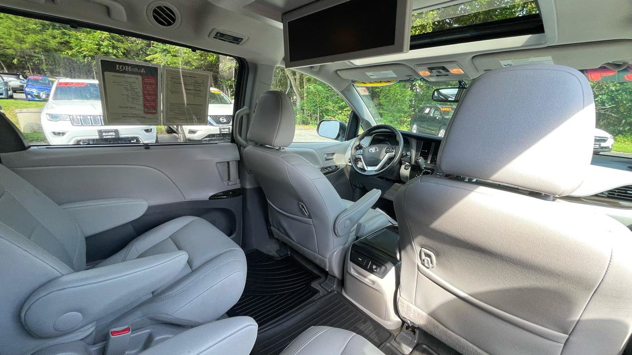Used 2017 Toyota Sienna XLE Premium w/ Protection Package AWD/4WD image 25