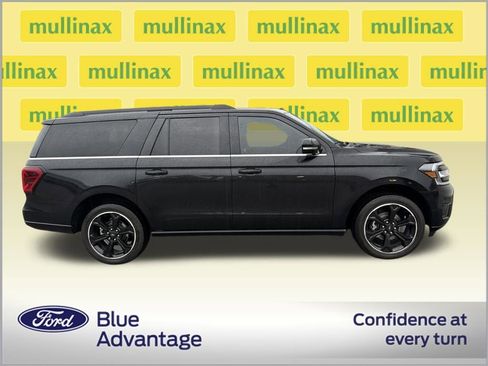Used 2022 Ford Expedition Max Limited RWD image 2
