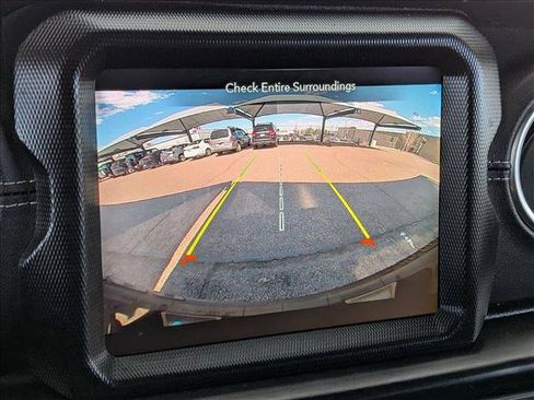 Used 2022 Jeep Wrangler Unlimited Sahara w/ Cold Weather Group image 15