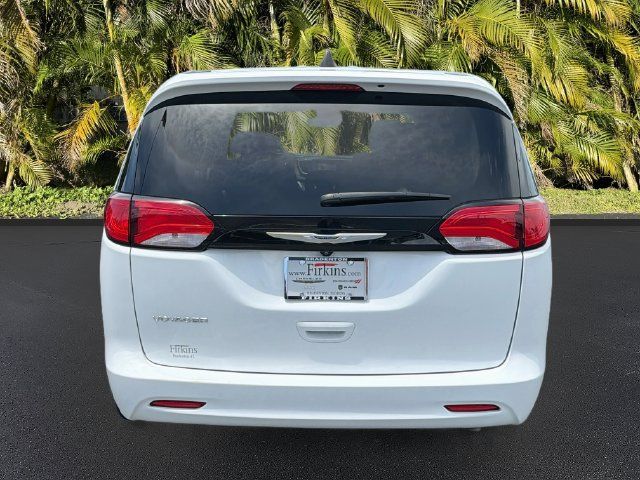 Used 2024 Chrysler Voyager LX FWD image 7