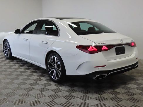 Used 2025 Mercedes-Benz E 350 4MATIC Sedan image 3