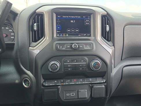 Used 2025 Chevrolet Silverado 1500 Custom Trail Boss AWD/4WD image 21