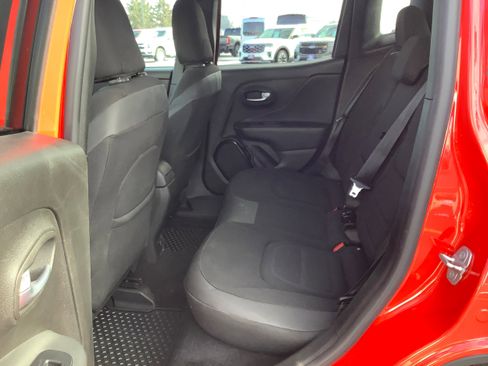 Used 2017 Jeep Renegade Altitude image 9