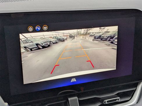 Used 2025 Chevrolet Equinox LT image 24