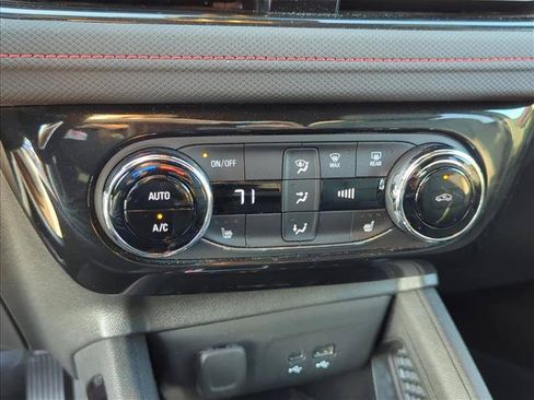 Used 2024 Chevrolet TrailBlazer RS w/ Convenience Package FWD image 19