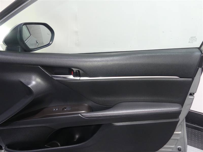 Used 2023 Toyota Camry XSE FWD image 19
