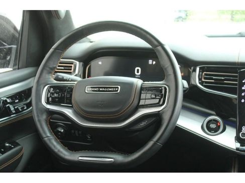 Used 2023 Jeep Grand Wagoneer Series III image 14