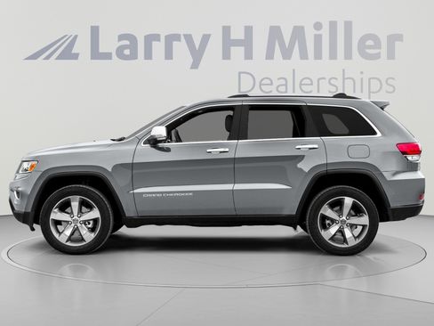 Used 2016 Jeep Grand Cherokee Laredo 75th Anniversary AWD/4WD image 3