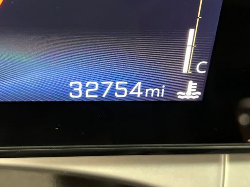 Used 2025 Chevrolet Trax LT w/ LT Convenience Package image 42