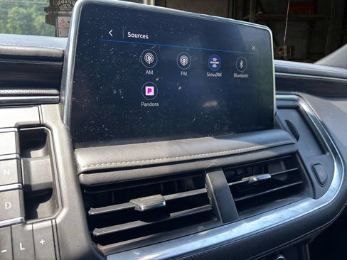 Used 2021 Chevrolet Tahoe Premier w/ Premium Package RWD image 24