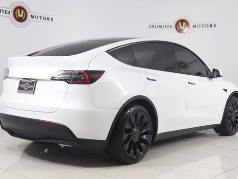 Used 2022 Tesla Model Y Performance AWD/4WD image 3