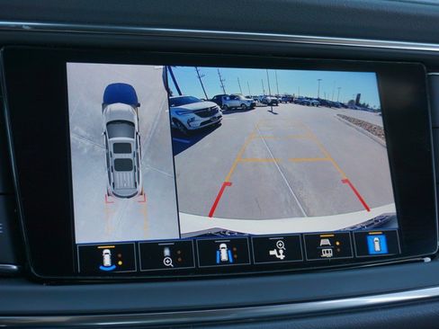 Used 2022 Buick Enclave Premium w/ Experience Buick Package image 19