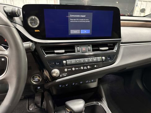 Certified 2023 Lexus ES 350 w/ Premium Package image 24