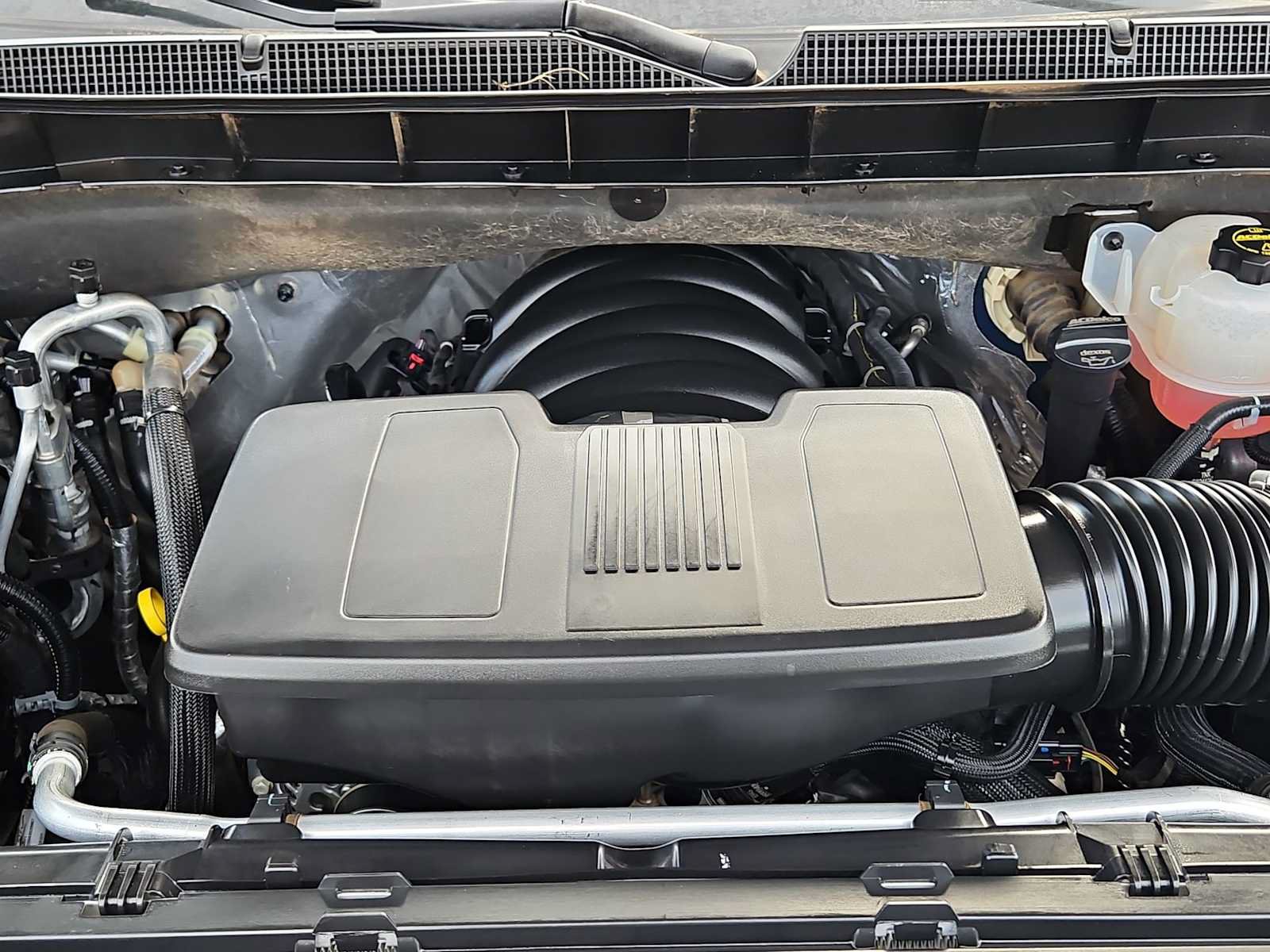 Used 2025 Chevrolet Tahoe LT RWD image 13