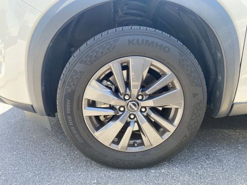 Used 2022 Nissan Pathfinder SV FWD image 19